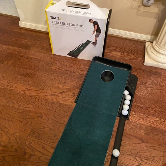 SKLZ ACCELERATOR PRO - Indoor Golf Putting Mat with Auto-Ball Return & Behind- - Picture 7 of 10